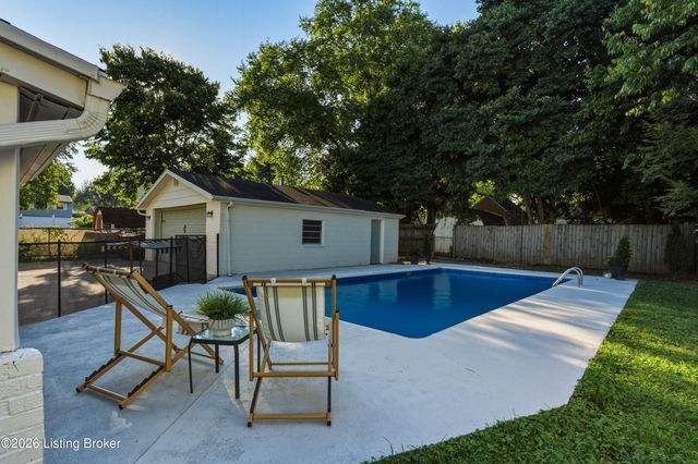 9508 Chadbourn Ct, Louisville, KY 40223
