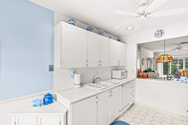 13735 Flora Place B, Delray Beach, FL 33484