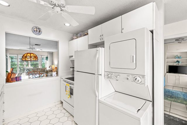 13735 Flora Place B, Delray Beach, FL 33484