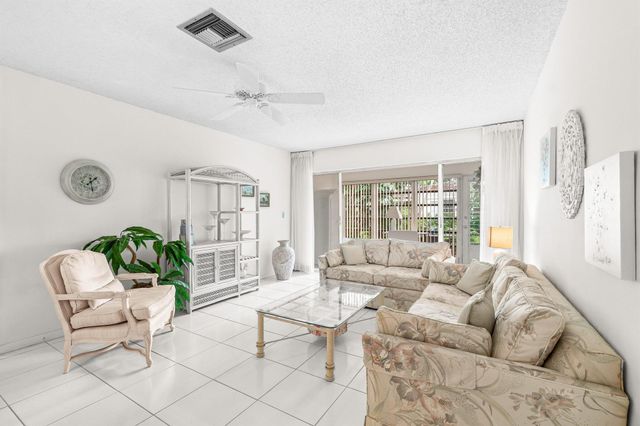 13735 Flora Place B, Delray Beach, FL 33484