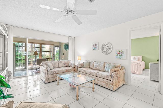 13735 Flora Place B, Delray Beach, FL 33484