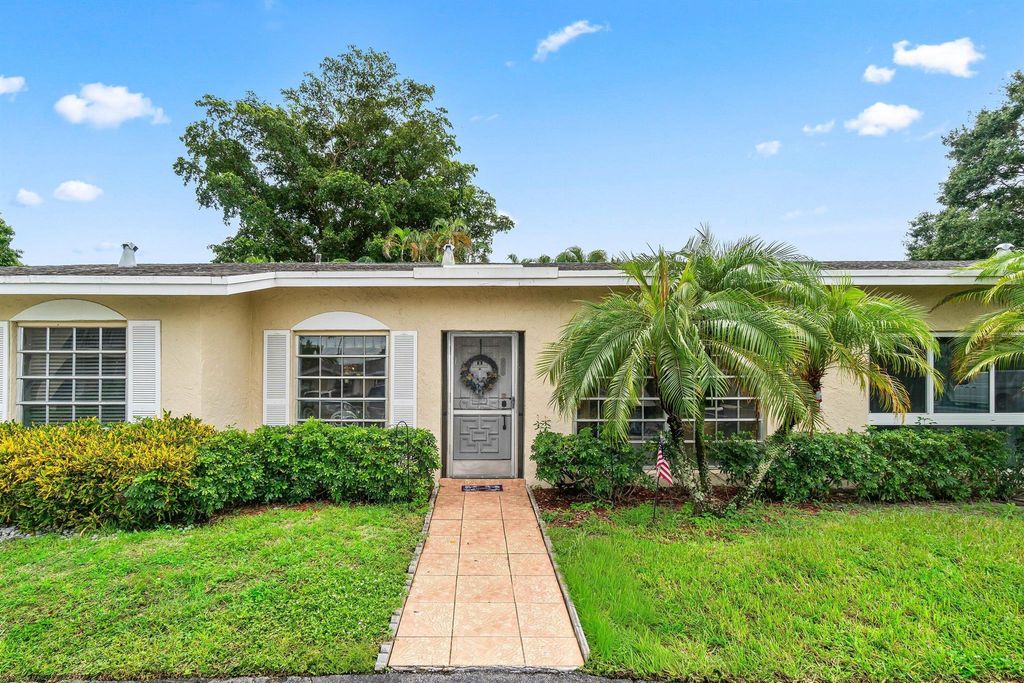 13735 Flora Place B, Delray Beach, FL 33484