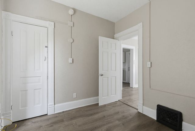 2214 W 2ND Street, Davenport, IA 52802
