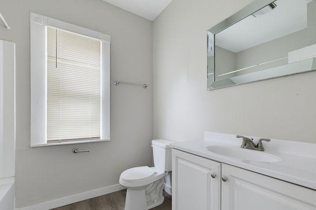 2214 W 2ND Street, Davenport, IA 52802