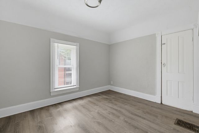 2214 W 2ND Street, Davenport, IA 52802