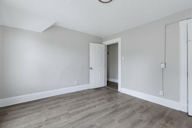 2214 W 2ND Street, Davenport, IA 52802