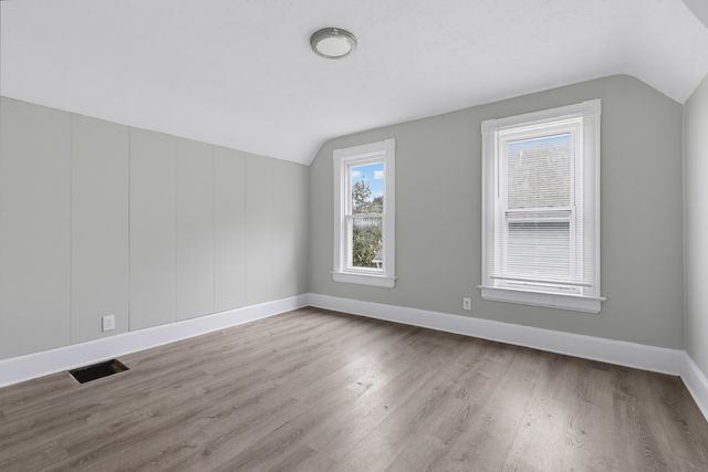 2214 W 2ND Street, Davenport, IA 52802