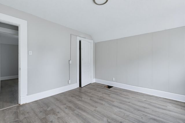 2214 W 2ND Street, Davenport, IA 52802