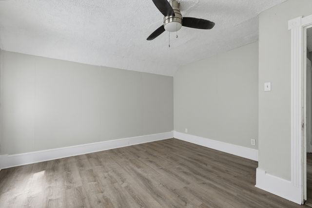 2214 W 2ND Street, Davenport, IA 52802