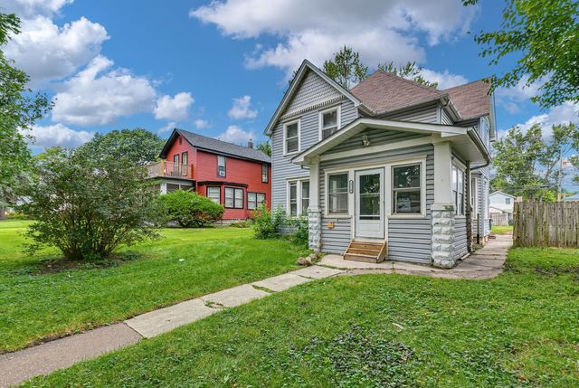 2214 W 2ND Street, Davenport, IA 52802