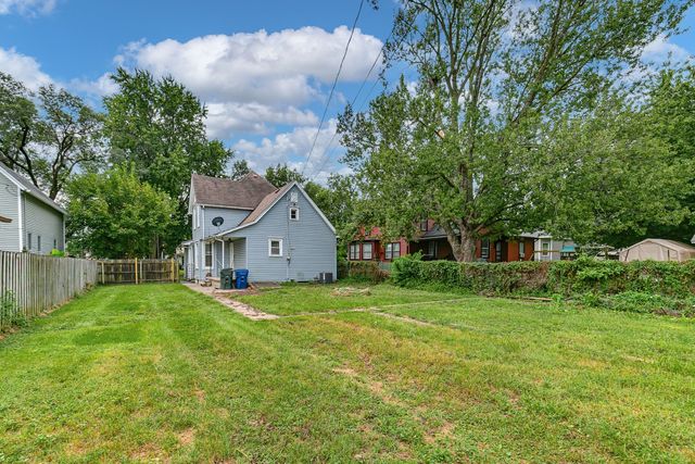 2214 W 2ND Street, Davenport, IA 52802