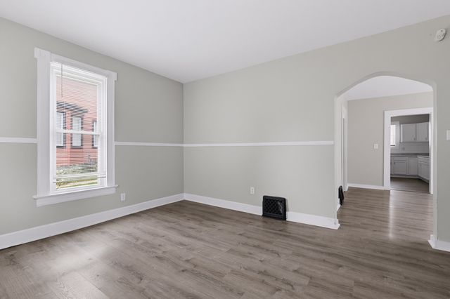 2214 W 2ND Street, Davenport, IA 52802