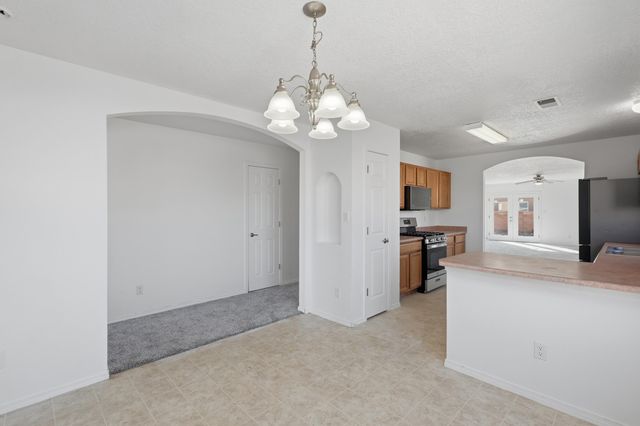 8412 Zydecko Avenue SW, Albuquerque, NM 87121