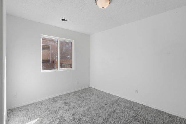 8412 Zydecko Avenue SW, Albuquerque, NM 87121