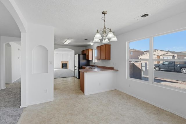 8412 Zydecko Avenue SW, Albuquerque, NM 87121