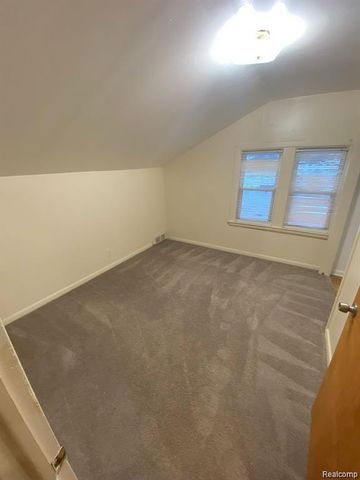145 E Maplehurst Street, Ferndale, MI 48220