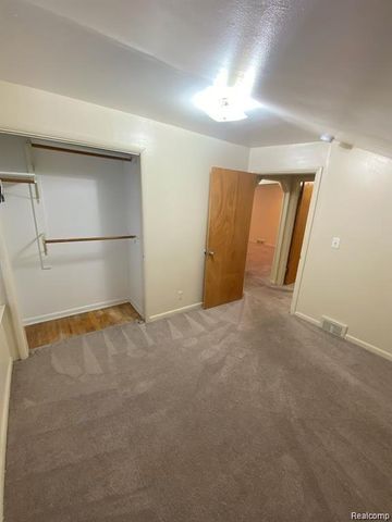 145 E Maplehurst Street, Ferndale, MI 48220