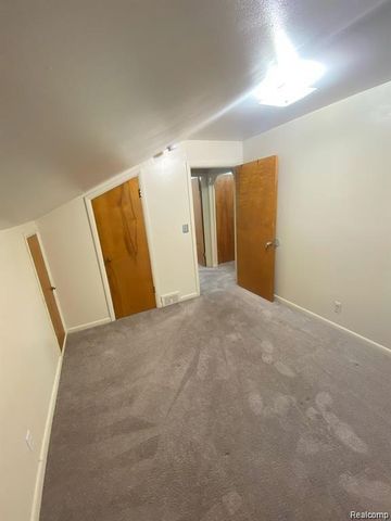 145 E Maplehurst Street, Ferndale, MI 48220