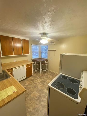 145 E Maplehurst Street, Ferndale, MI 48220