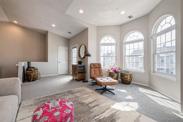 22 Jacqueline Way, North Babylon, NY 11703