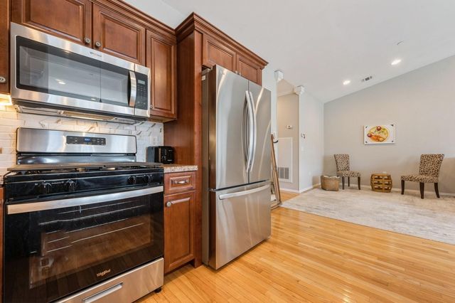 22 Jacqueline Way, North Babylon, NY 11703