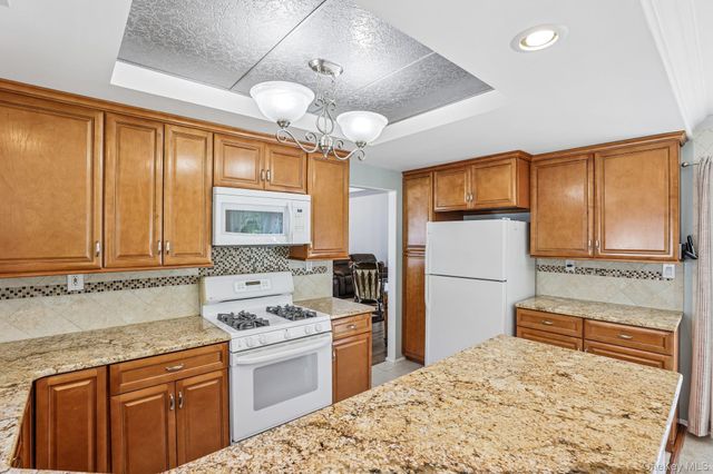 187 Glen Drive, Ridge, NY 11961