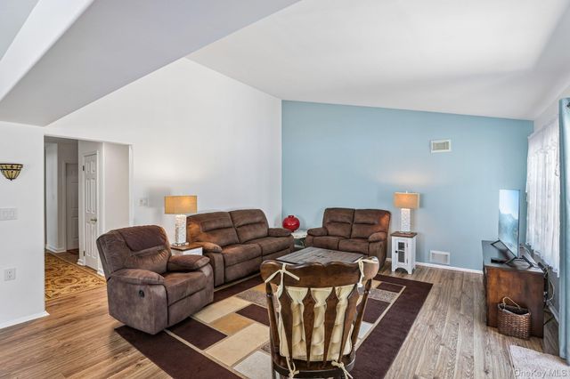 187 Glen Drive, Ridge, NY 11961