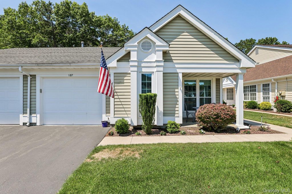 187 Glen Drive, Ridge, NY 11961