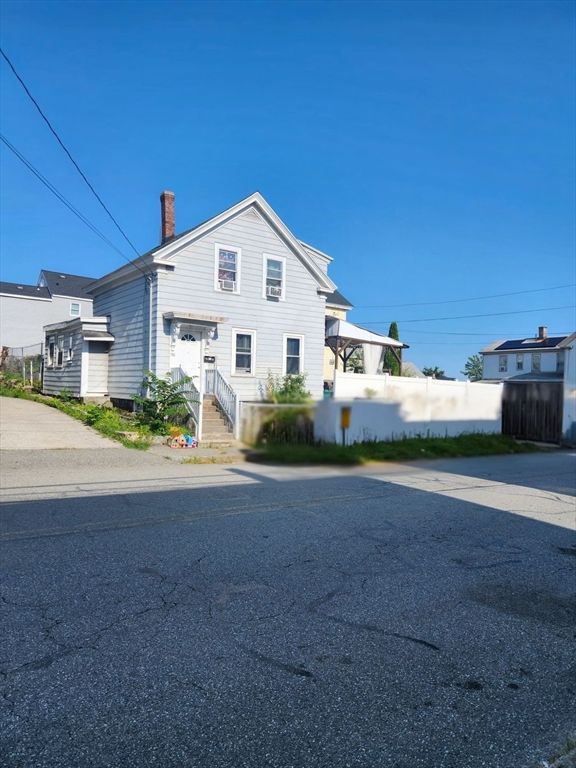 196 School St, Lowell, MA 01854