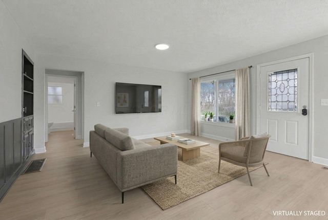 4161 Casa Boulevard, Grove City, OH 43123