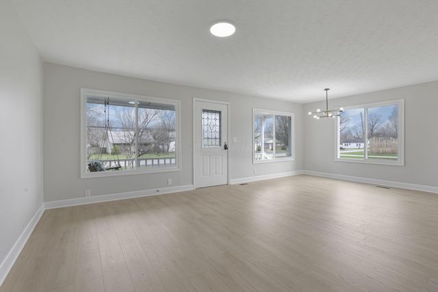 4161 Casa Boulevard, Grove City, OH 43123