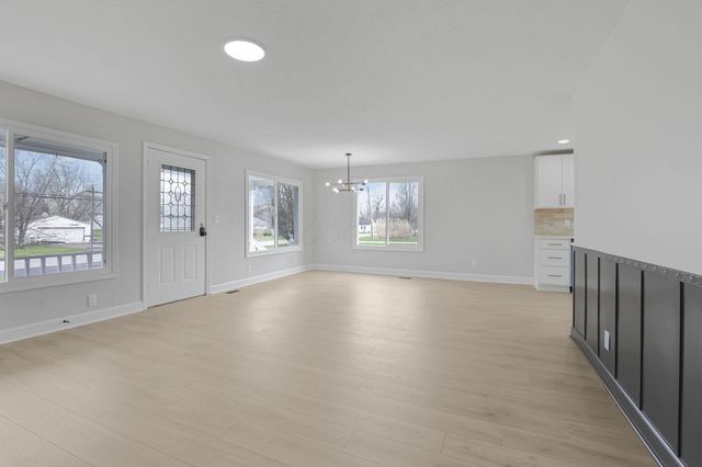 4161 Casa Boulevard, Grove City, OH 43123