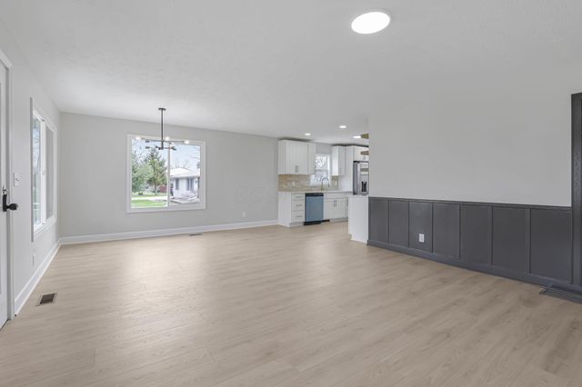 4161 Casa Boulevard, Grove City, OH 43123