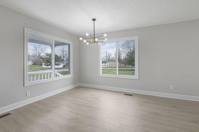 4161 Casa Boulevard, Grove City, OH 43123