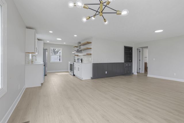 4161 Casa Boulevard, Grove City, OH 43123