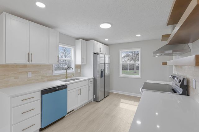 4161 Casa Boulevard, Grove City, OH 43123