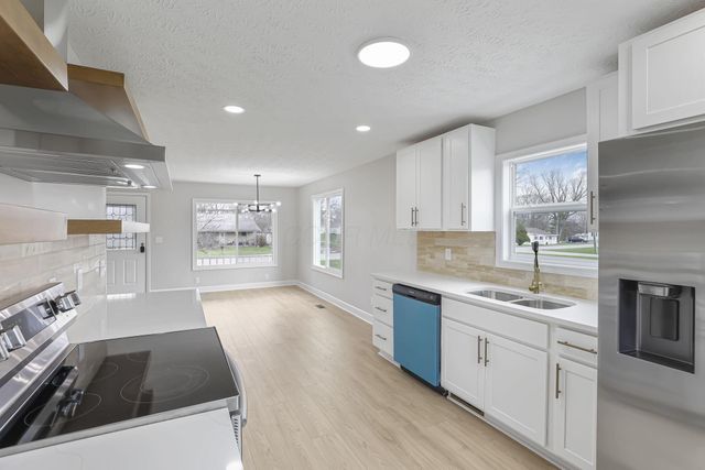 4161 Casa Boulevard, Grove City, OH 43123