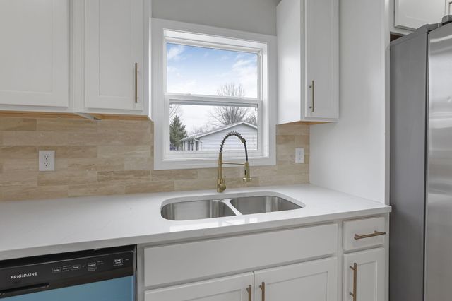 4161 Casa Boulevard, Grove City, OH 43123