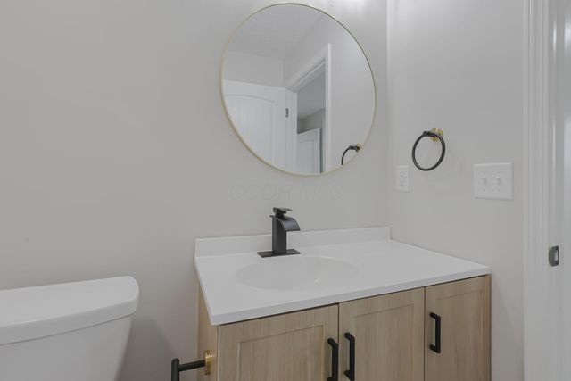 4161 Casa Boulevard, Grove City, OH 43123