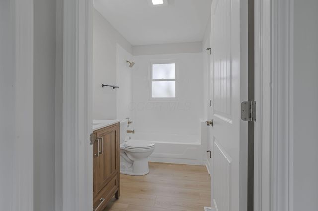 4161 Casa Boulevard, Grove City, OH 43123