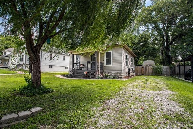 1833 S Hedges Avenue, Independence, MO 64052