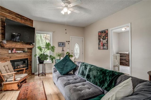 1833 S Hedges Avenue, Independence, MO 64052