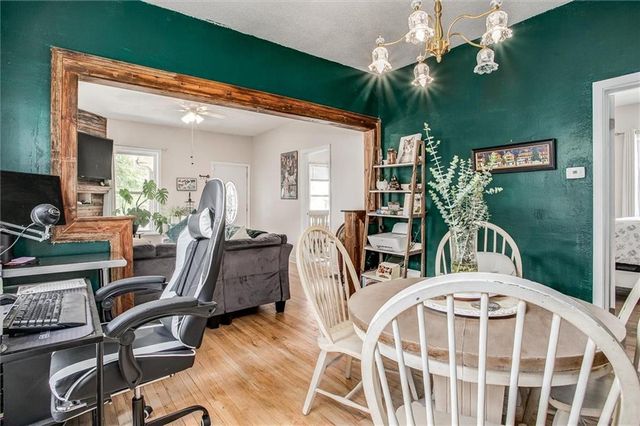 1833 S Hedges Avenue, Independence, MO 64052