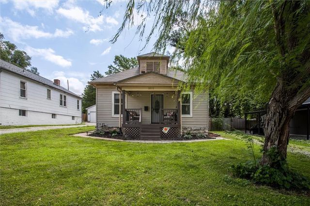 1833 S Hedges Avenue, Independence, MO 64052
