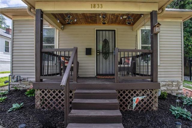 1833 S Hedges Avenue, Independence, MO 64052