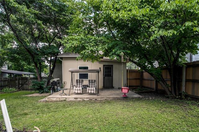 1833 S Hedges Avenue, Independence, MO 64052