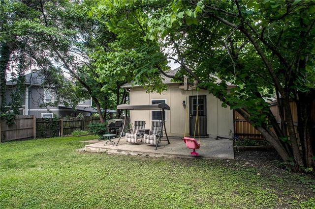 1833 S Hedges Avenue, Independence, MO 64052