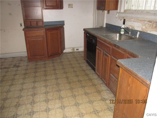 8586 Seneca Turnpike, New Hartford, NY 13413