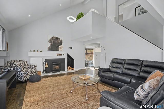 370 Amity Road, Bethany, CT 06524