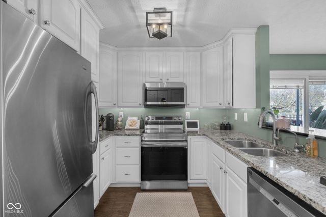 8902 Pine Tree Boulevard, Indianapolis, IN 46256